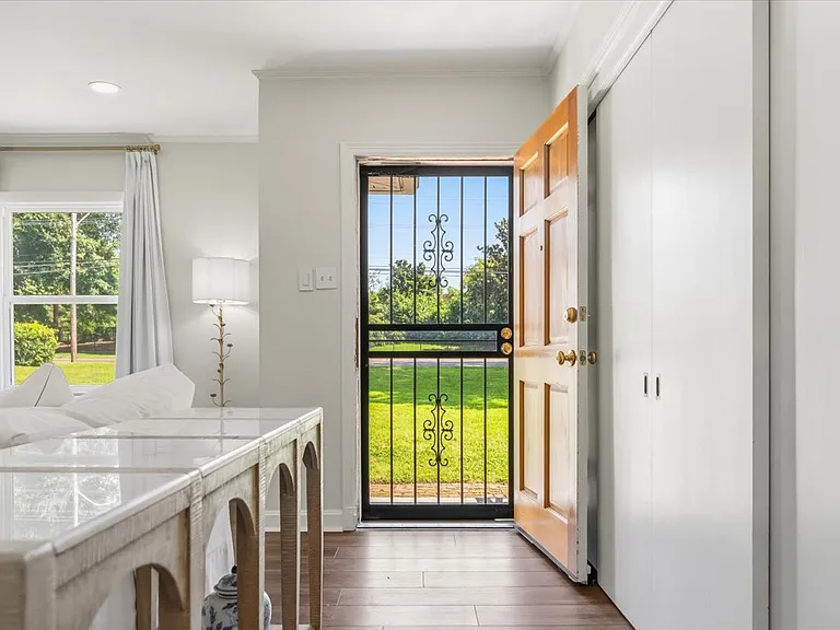4665 Park Ave — Photo 3