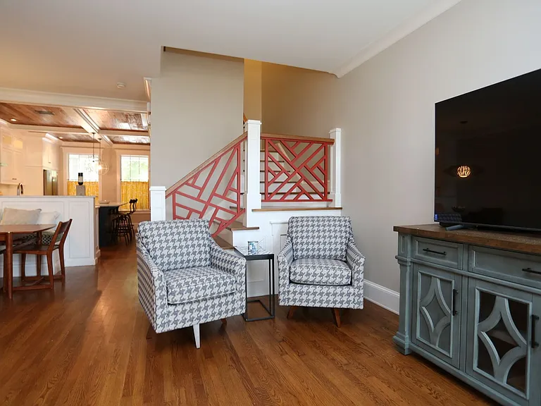 219 Lake View Dr — Photo 11
