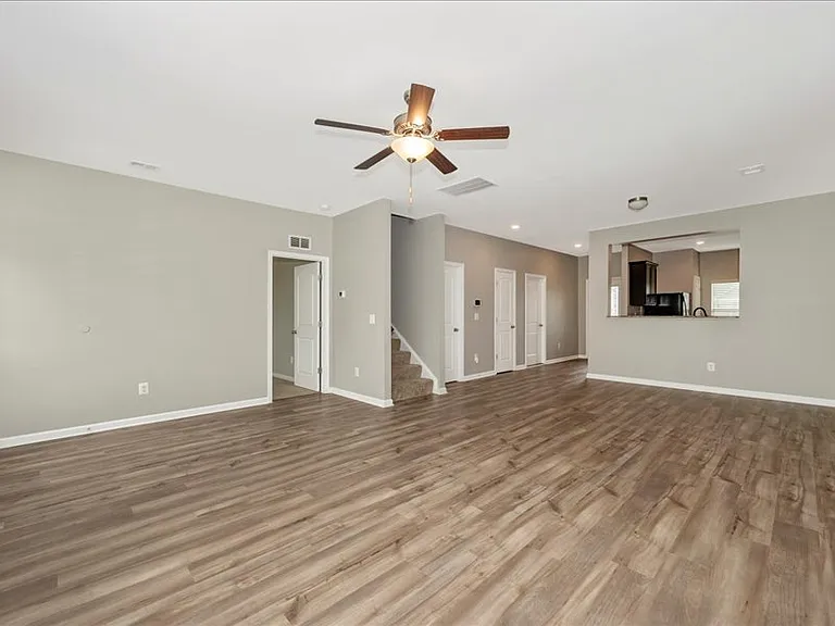 42 Eakins Ln — Photo 3