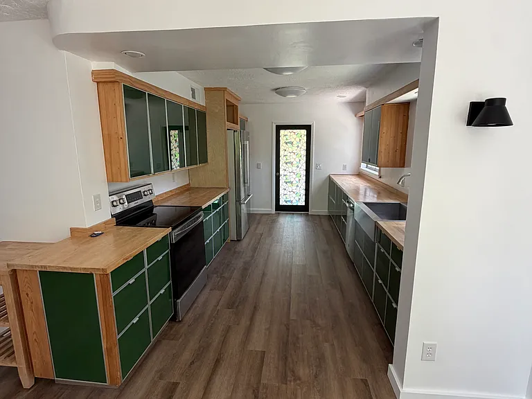 1520 W Beresford Ave — Photo 3