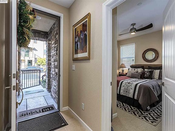 4th image of 617 Santina Dr