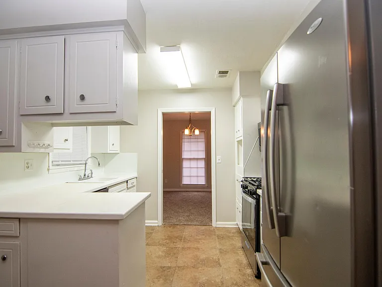 4100 King Arthur Pl — Photo 5