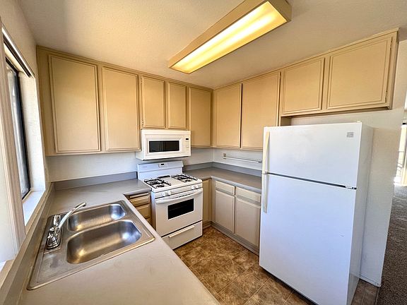 4th image of 3957 32nd St APT 6
