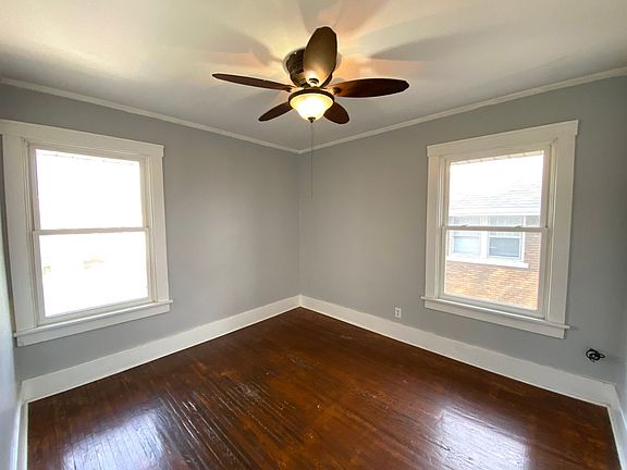 3rd image of 109 W Beverly Ct #2B-1BA