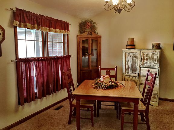 2nd image of 312 Aspen Ct