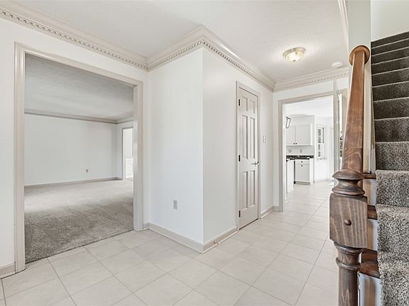 4th image of 416 Chestnut Grv