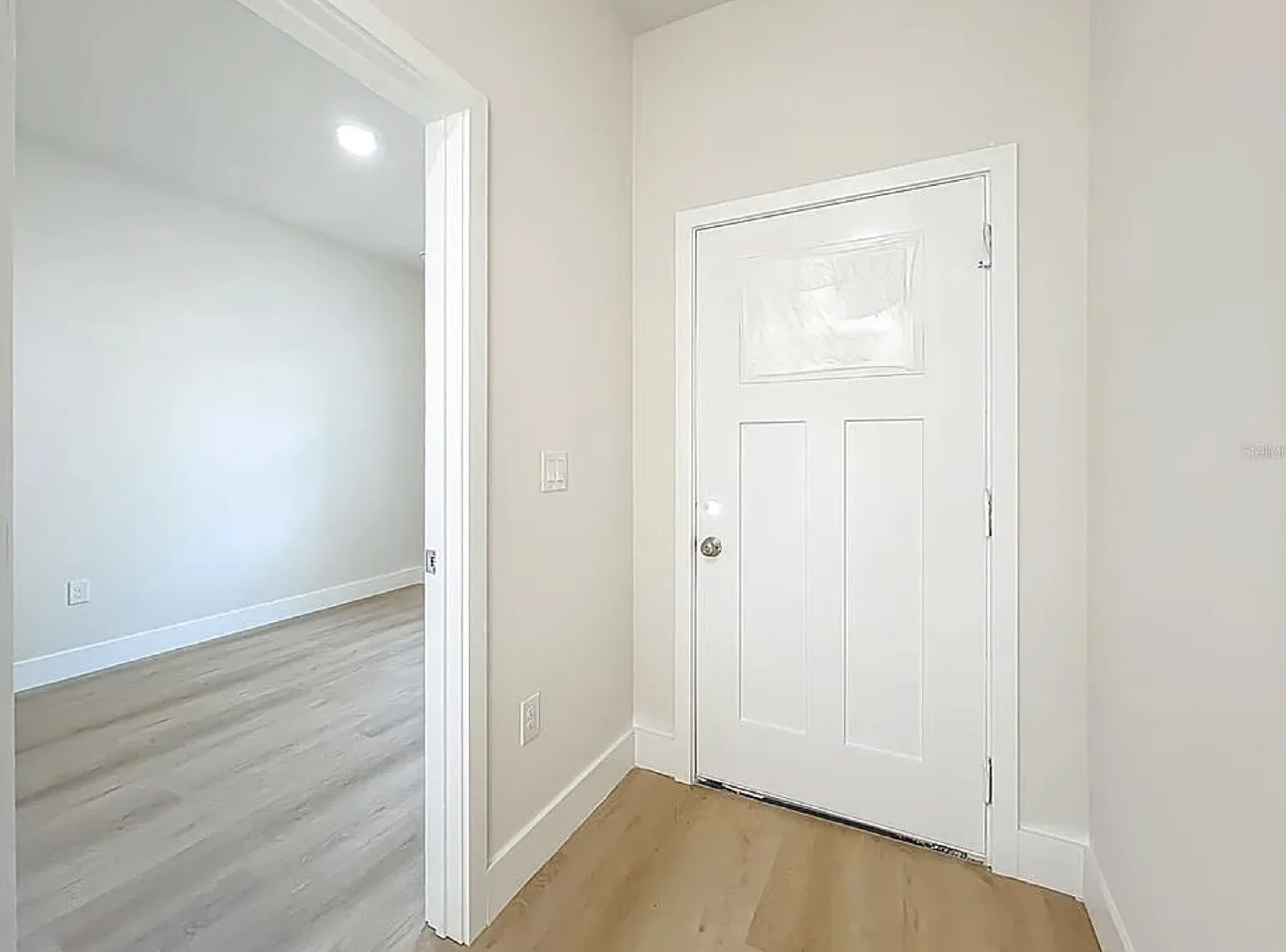 3 bed, 2.0 bath, 1250 sqft, $2,300 — Photo 4