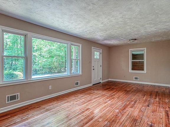 5th image of 125 Saratoga Ave