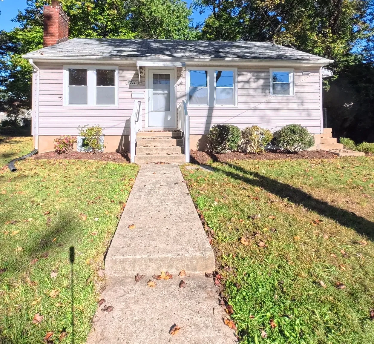 3 bed, 1300 sqft, $3,300 — Photo 1