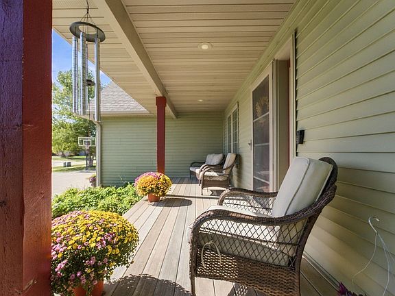 3rd image of 207 Quail Dr