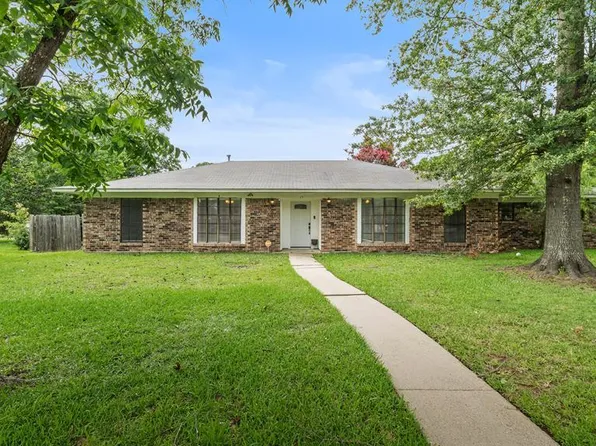 29 Heatherwood Dr, Texarkana, TX 75503