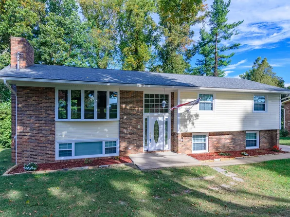 4740 Edens View Rd, Kingsport, TN 37664