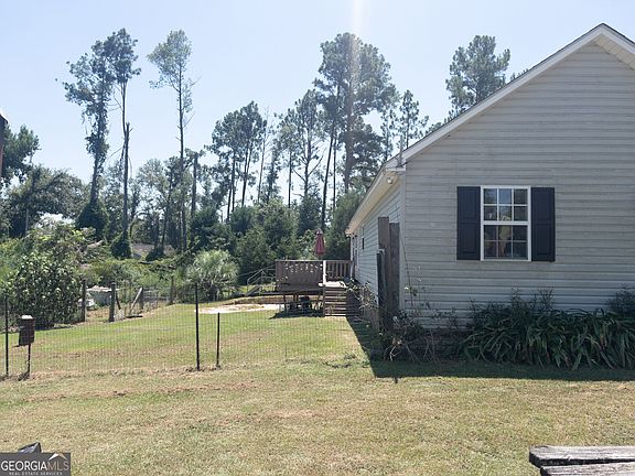 4th image of 906 Irvin Pl