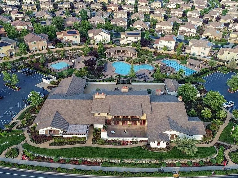 clubhouse with Gym, pools, spa, aerobics room, party areas, kitchen, etc