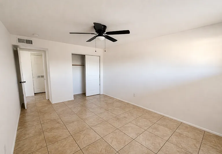 3701 N 9th Pl #4 — Photo 3