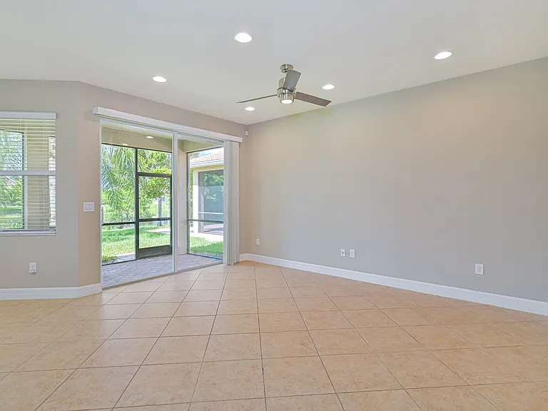 10474 Spruce Pine Ct — Photo 4
