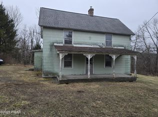 174 Sand Spring Rd, Cresco, PA 18326