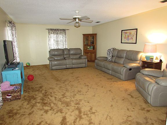 3rd image of 50 Dogwood Ln