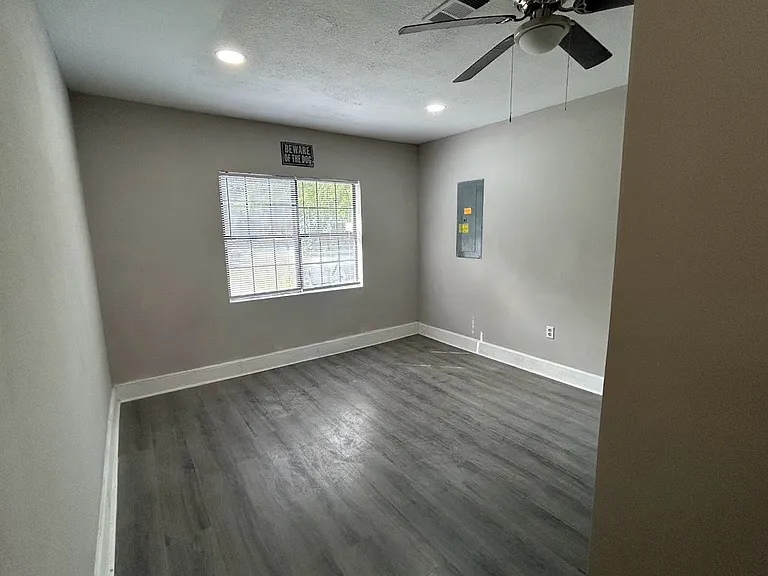 8407 Lenova Ln — Photo 20