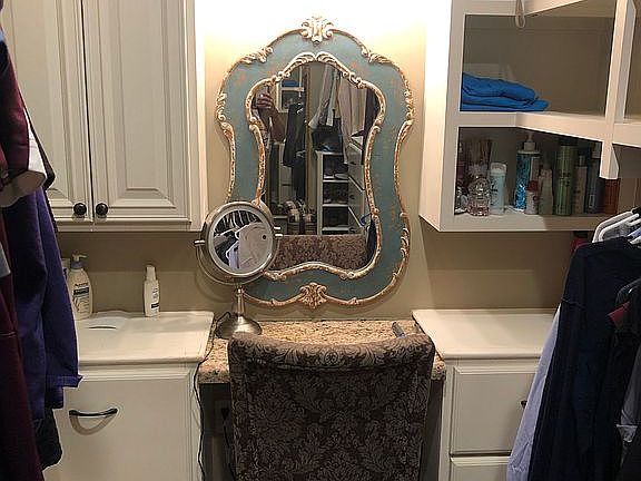 Make-up vanity