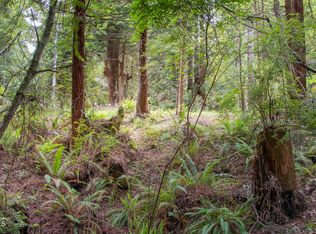 32100 Forest Ln, Fort Bragg, CA 95437