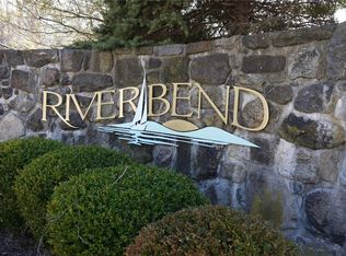 423 Northview Ct, Peekskill, NY 10566