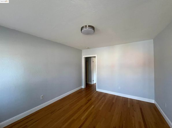 3244 Ellis St APT D
