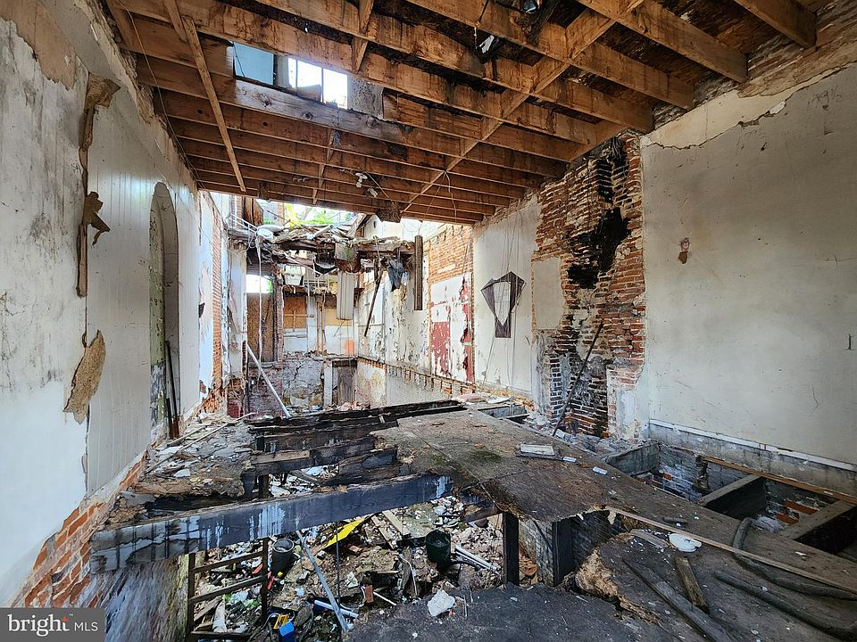 2nd image of 1514 W Lanvale St