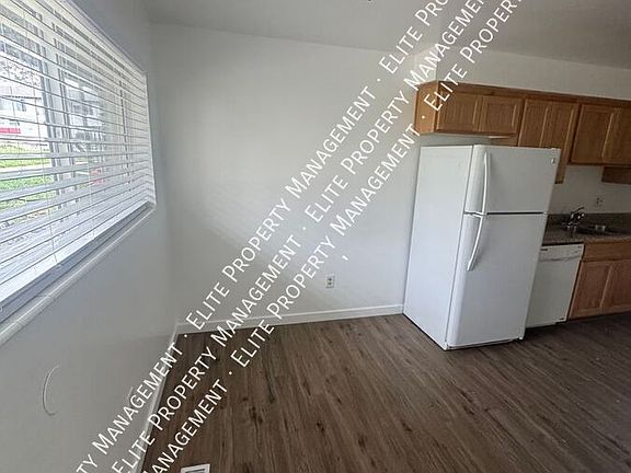 4th image of 325 E 1000 N #4