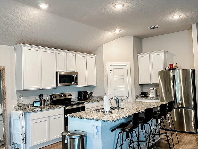 6818 Emerald Valley — Photo 31