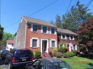 74 N Taylor St, Bergenfield, NJ 07621