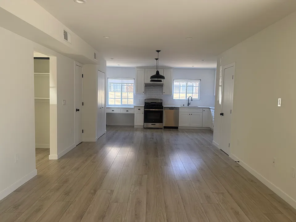 1960 S Sherbourne Dr #1