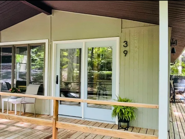 39 White Oak Rd, Nesquehoning, PA 18240