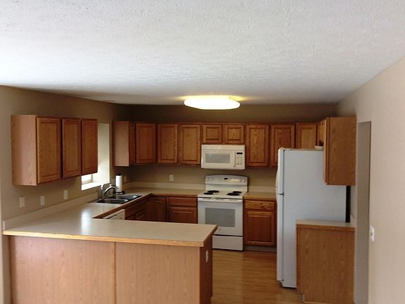 4th image of 1288 Waterbury Dr