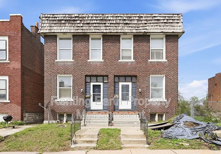 3127 Clay Ave — Photo 2