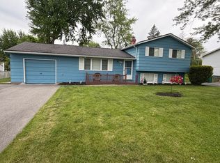 11 Timothy Ct, Rochester, NY 14623