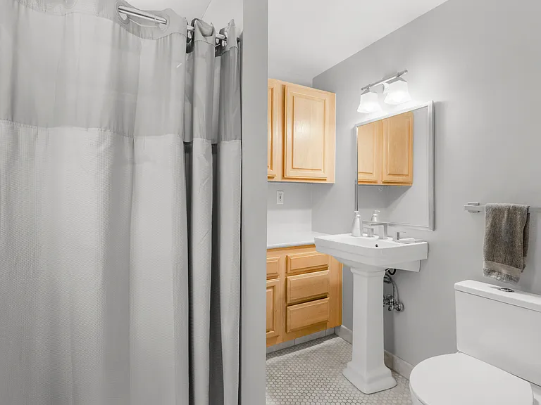 315 Maple Ave — Photo 26