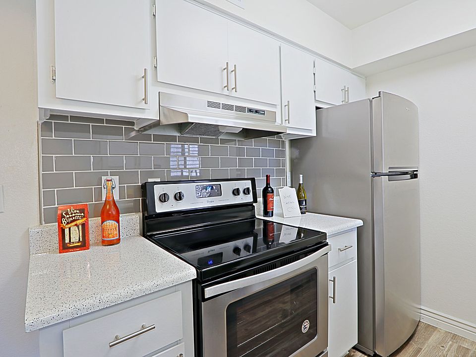 1st image of 10030 N 43rd Ave #3035