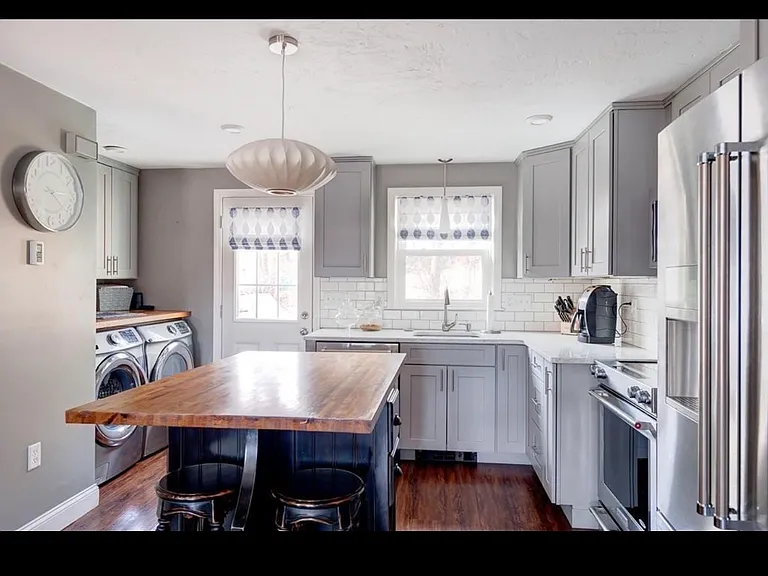 28 Mildred Ave — Photo 3