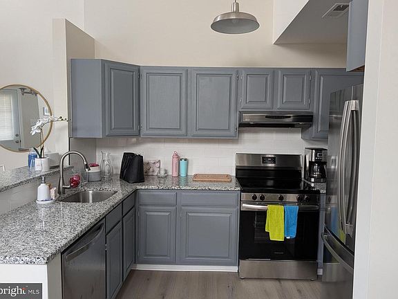 3rd image of 1205 Megans Ln