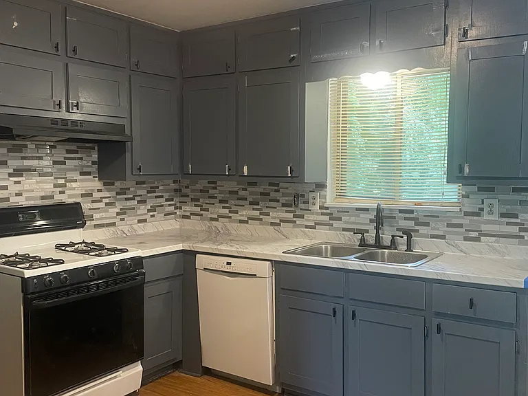 4519 Raleigh Dr — Photo 4