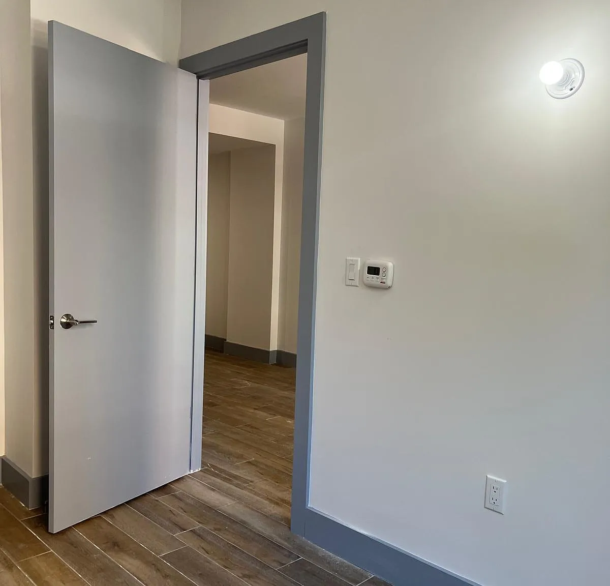 1 bed, 700 sqft, $2,762 — Photo 2