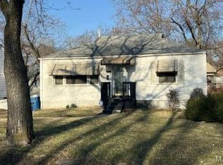 8215 Fay Dr, Saint Louis, MO 63134