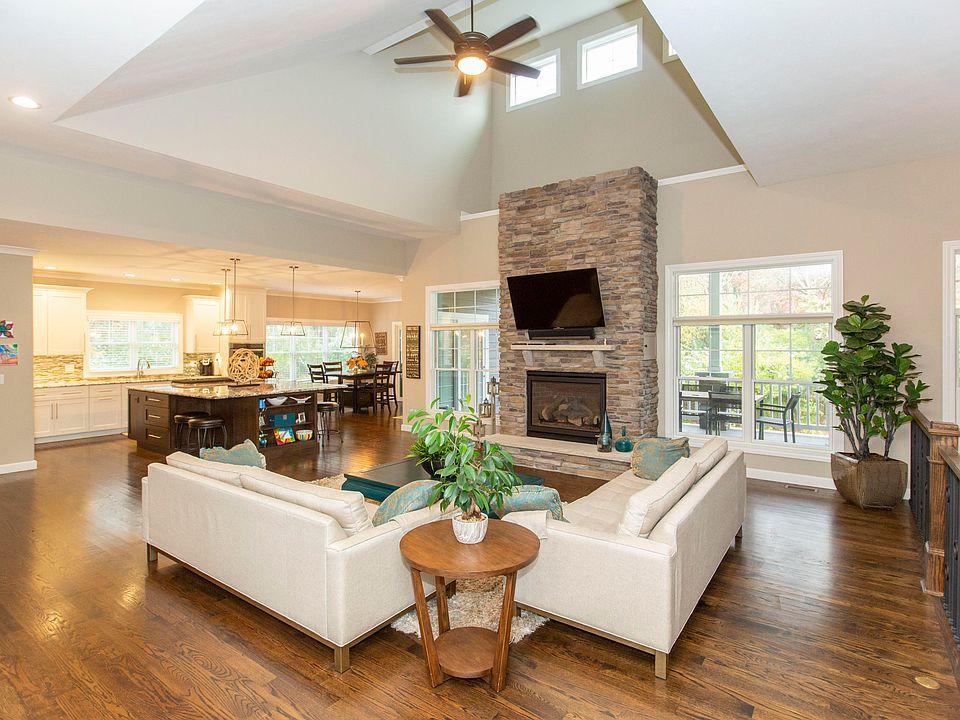 1st image of 32922 Cayuga Heights Ln