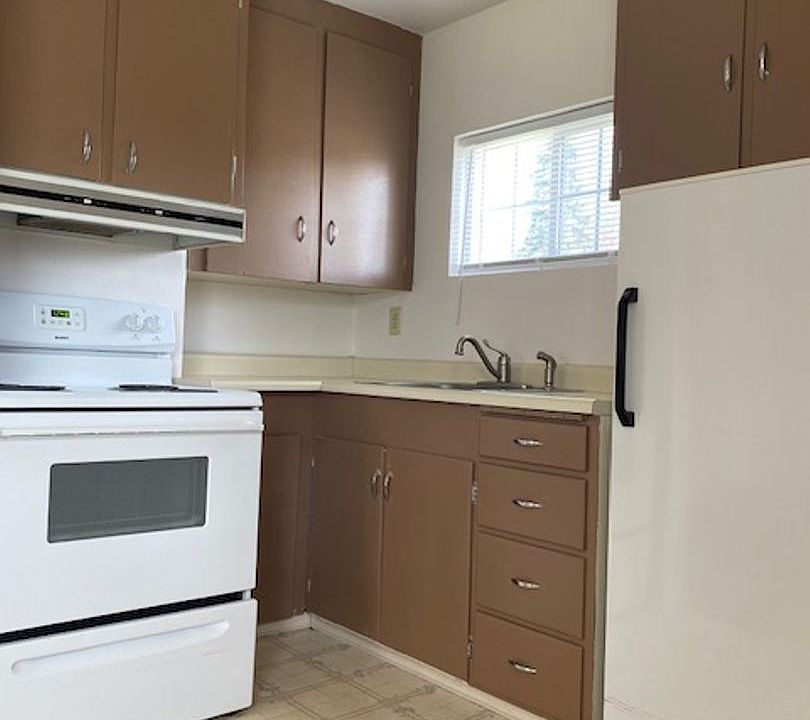 1407 323 & 325 N Prentis St Medical Lake WA Zillow