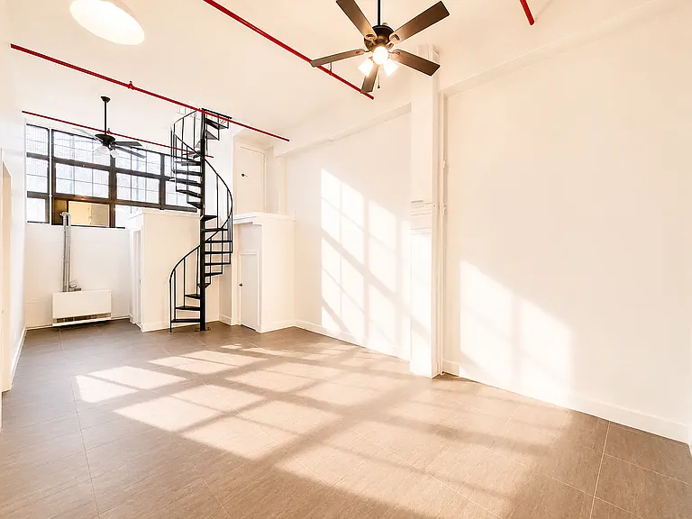 248 McKibbin St #1S — Photo 8