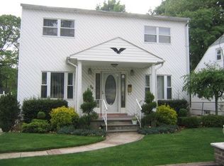 20 Parkside Rd, West Hempstead, NY 11552