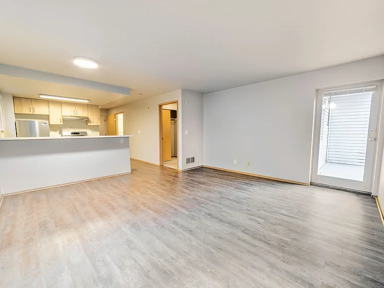 Terrace Villa Apartments — Photo 2