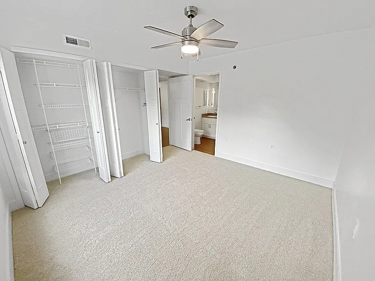 Byron Lakes Apartments — Photo 57