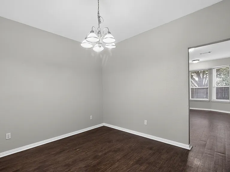 2740 Windswept Ln — Photo 11